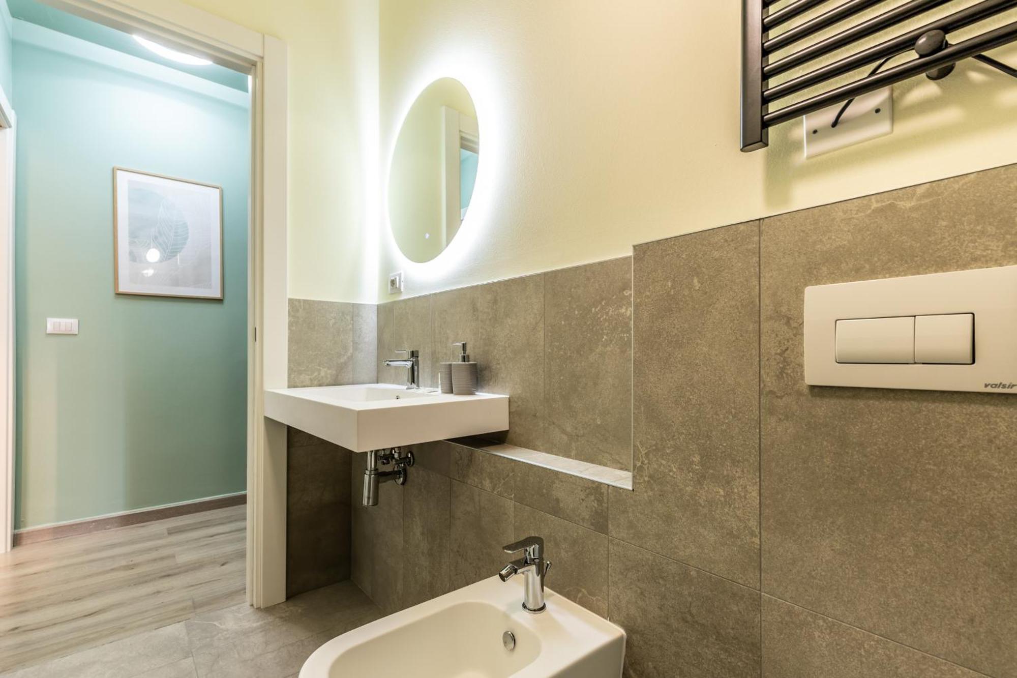 Housmart Emilia Levante 98 Болоня Екстериор снимка